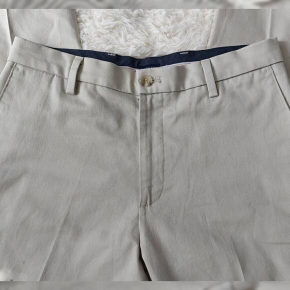 Dockers Classic Fit Khaki Pants 33x32 - Picture 5 of 9